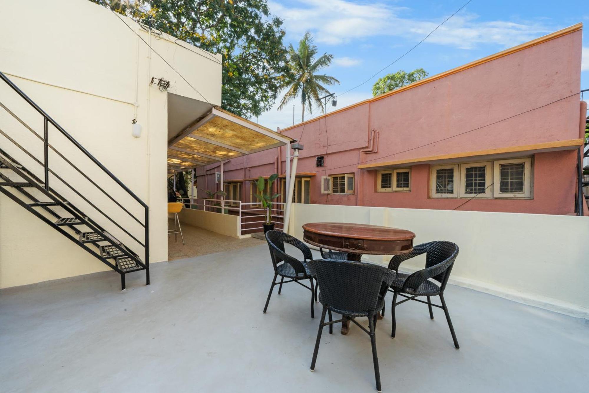 House Of 2 Tress Penthouse Villa Bangalore Exteriör bild